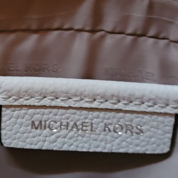 BRAND NEW, WITHOUT TAGS, MICHAEL KORS PURSE, MINT CONDITION!!! - Picture 4 of 6